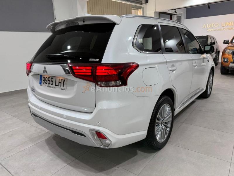 Mitsubishi Outlander 2.4 PHEV AWD KAITEKI+