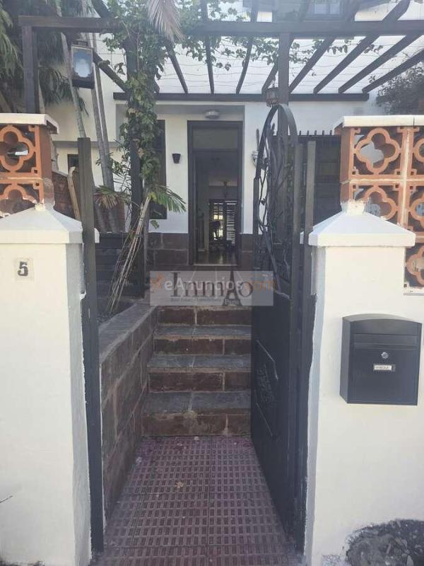 Adosado de 2 Dormitorios con Terraza, Garaje privado – Chayofa