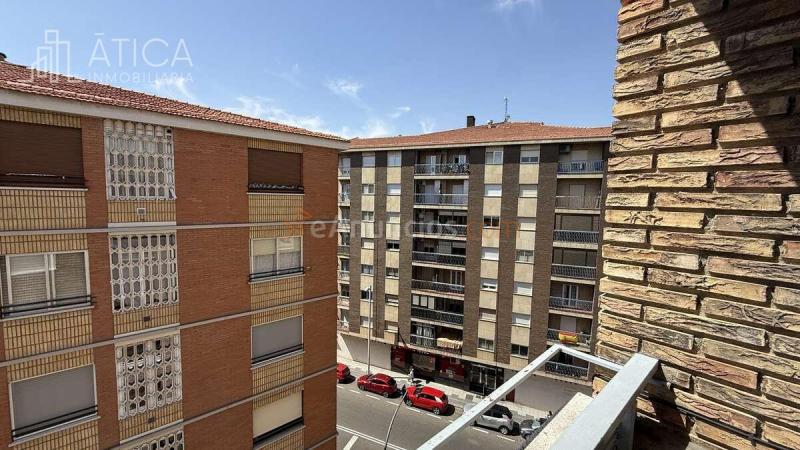 Piso en Avda. Portugal - Avda. Italia, Salamanca.