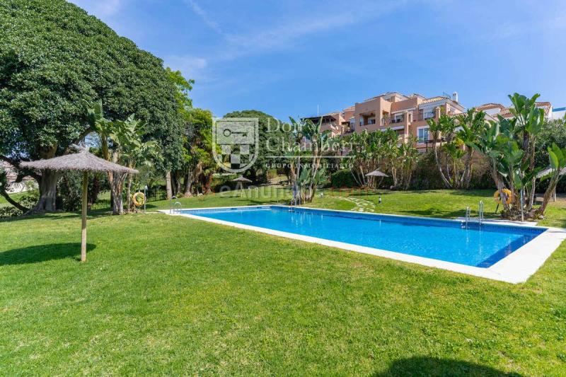 (Ref.639550) Espectacular Piso con Terrazas en Las Terrazas de Guadalmina – Marbella