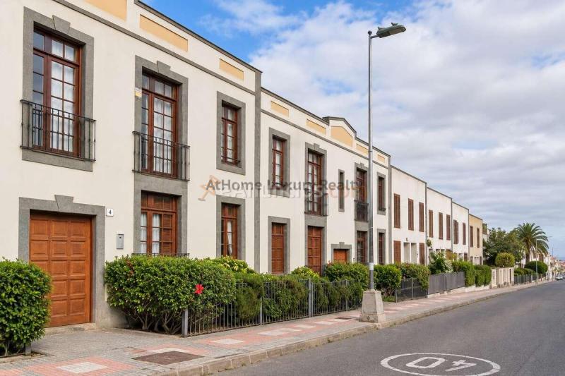 OPORTUNIDAD INVERSORES Piso de 4 dormitorios con terraza en Telde