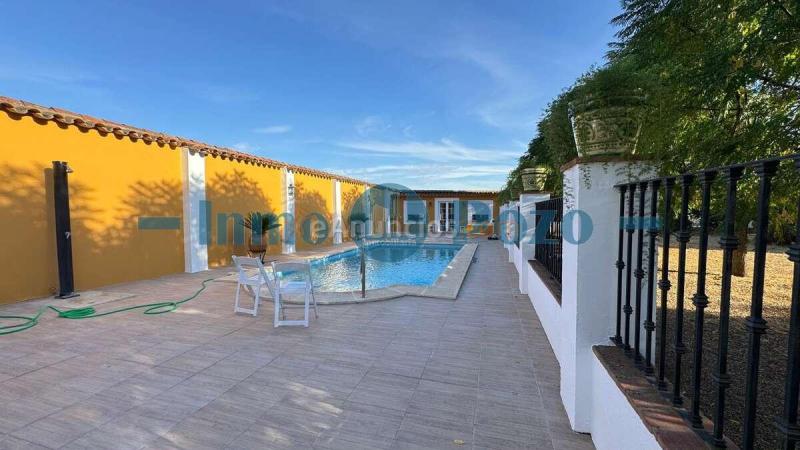 Chalet en venta en almendralejo – zona san marcos