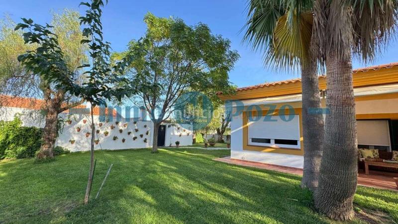 Chalet en venta en almendralejo – zona san marcos