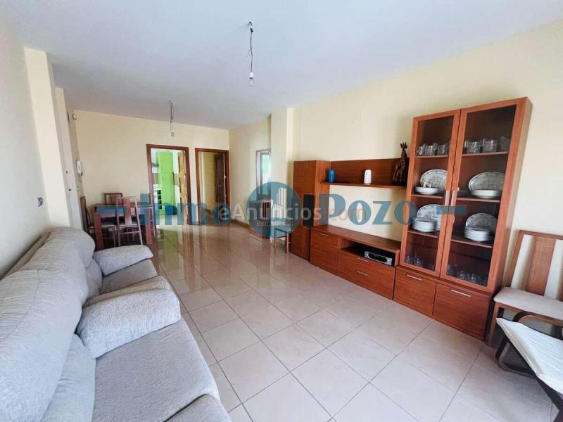 Piso en venta en calle vistahermosa – almendralejo  120.000 €
