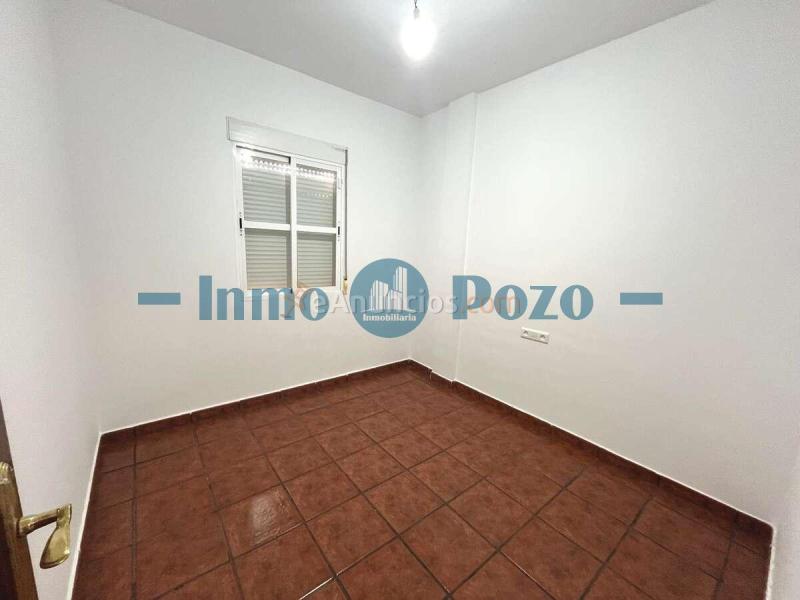 ???? Dúplex amplio en zona residencial por solo 139.900 € 4 habitaciones  2 baños  Garaje  2 patios  100 m útiles