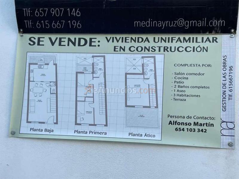 Adosado con proyecto de vivienda unifamiliar en Calle Castor, Valdezorras - El Gordillo, Sevilla