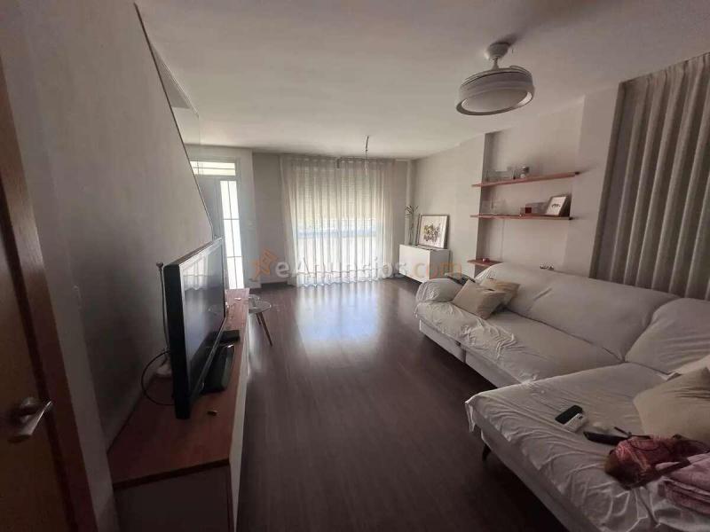 Tríplex en esquina con terraza, jardín y trastero en Algezares