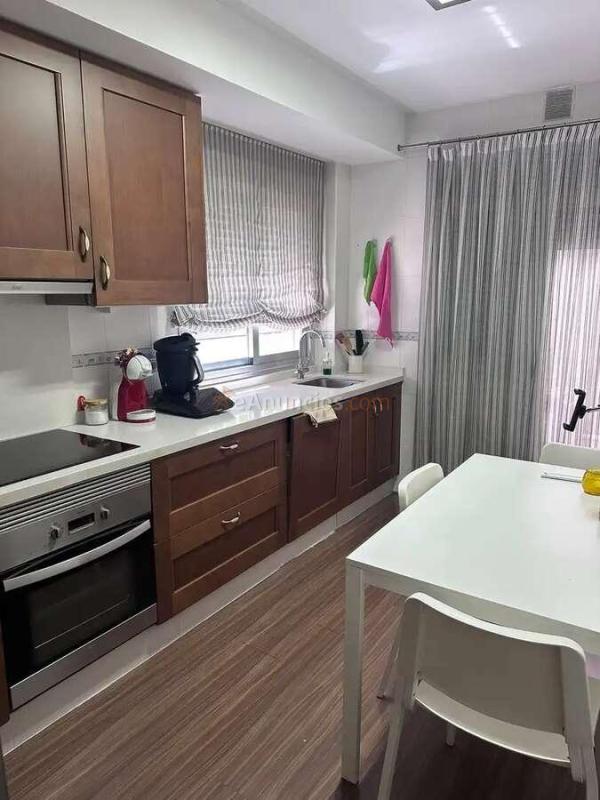 Tríplex en esquina con terraza, jardín y trastero en Algezares