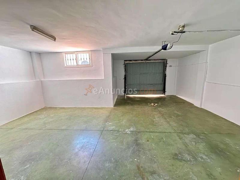 Pareado de 3 plantas con piscina privada en Calle Bizet, Alhaurín de la Torre