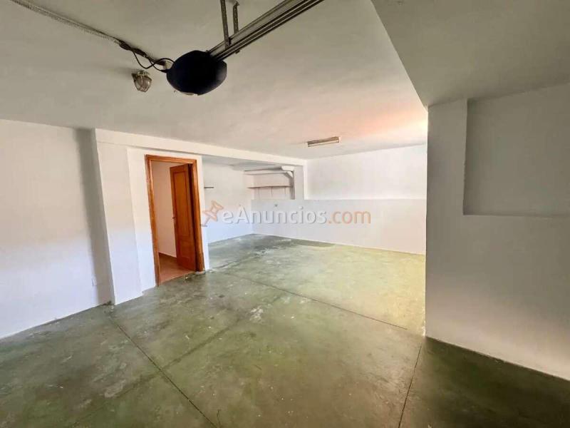 Pareado de 3 plantas con piscina privada en Calle Bizet, Alhaurín de la Torre
