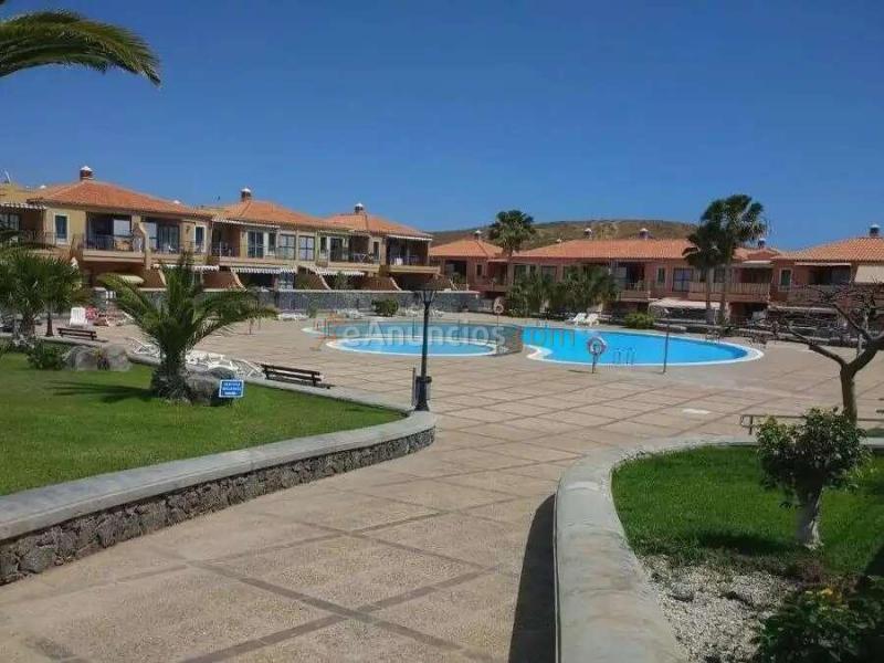 Apartamento en planta baja con terraza, piscina y orientación sur en Costa del Silencio-Las Galletas