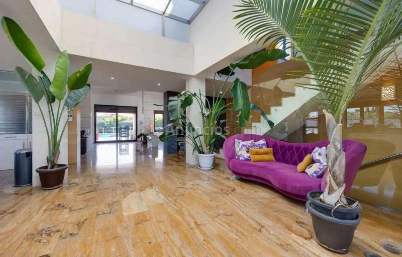 Villa mediterránea de lujo en Algezares, Murcia, con parcela de 3.800 m y vistas al Valle de la Fuensanta
