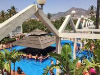 Estudio con terraza, ascensor y piscinas en BenalBeach, Parque de la Paloma