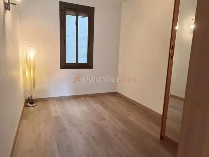 Piso reformado de 3 habitaciones en Carrer dels Ferrocarrils Catalans, Sants-Montjuc, Barcelona 08038