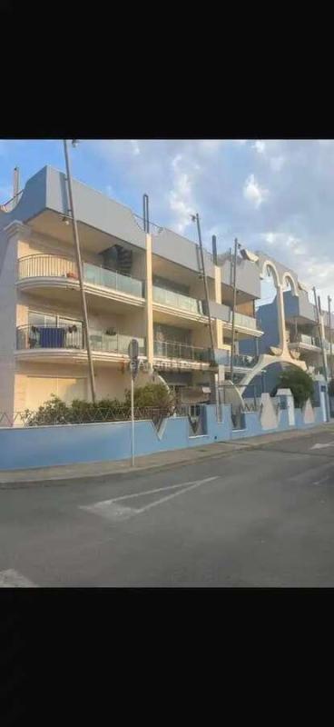 Bajo con jardín, piscina y parking en Els Eucaliptus, Amposta
