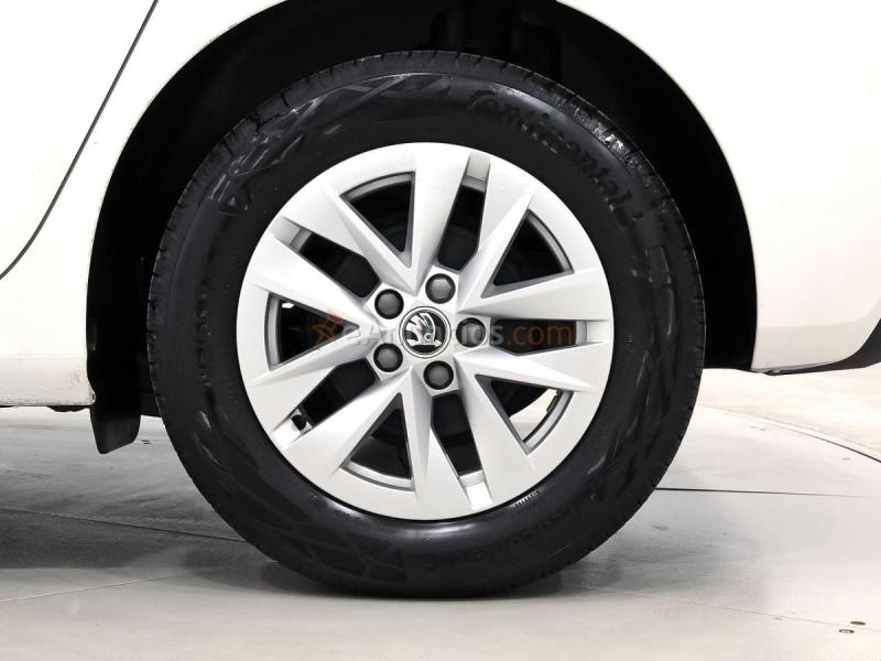 Skoda Fabia 1.0 TSI 110 AMBITION 5P