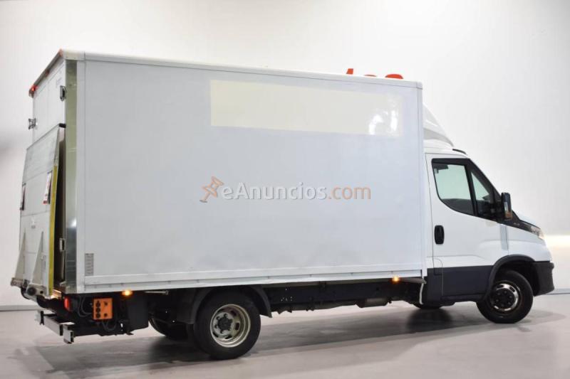 Iveco Daily CHASIS CABINA CARROZADO PAQUETERO CAMIÓN 35C 16H 3450 2.3D 156CV CON PLATAFORMA ELEVADORA Y RUEDA GEMELA 