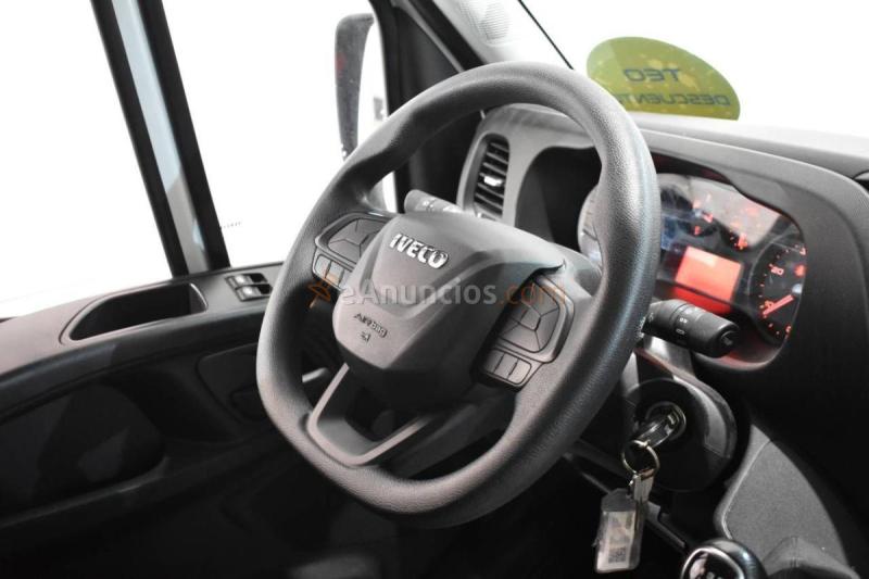 Iveco Daily CHASIS CABINA CARROZADO PAQUETERO CAMIÓN 35C 16H 3450 2.3D 156CV CON PLATAFORMA ELEVADORA Y RUEDA GEMELA 