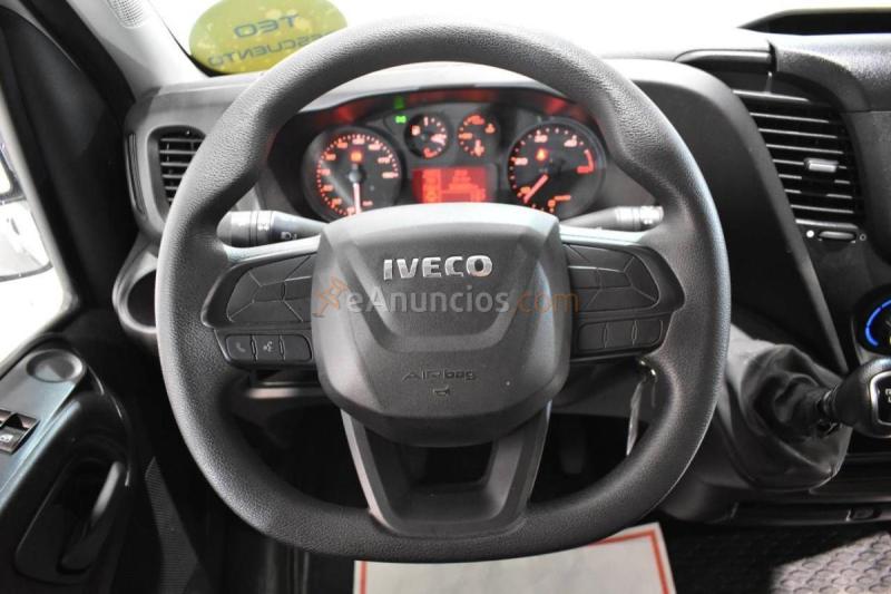 Iveco Daily CHASIS CABINA CARROZADO PAQUETERO CAMIÓN 35C 16H 3450 2.3D 156CV CON PLATAFORMA ELEVADORA Y RUEDA GEMELA 