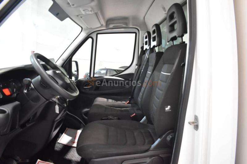 Iveco Daily CHASIS CABINA DOBLE RUEDA CARROZADO PAQUETERO CAMIÓN 35C 16H 3750 2.3D 156 CV 