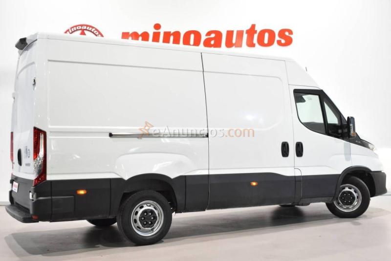 Iveco Daily FURGÓN 3520 35S 16V 2.3TD 156 CV 