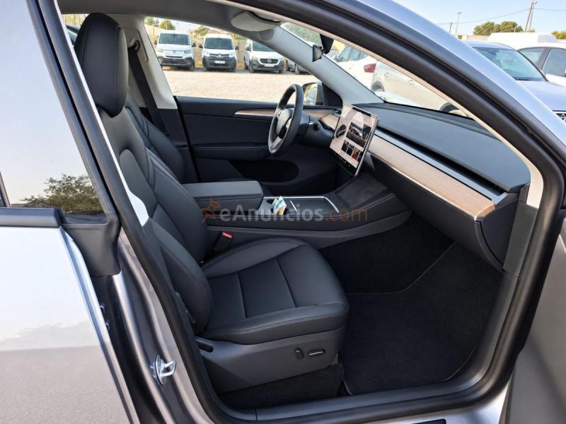 Tesla Model Y BEV LONG RANGE 4WD 514 5P