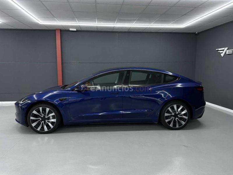 Tesla Model 3 RWD trasera acabado Premium