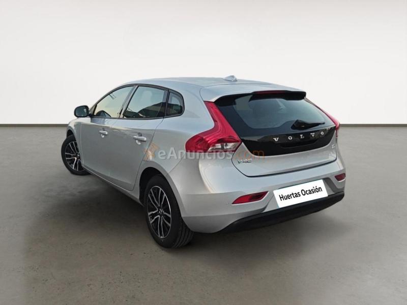Volvo V40 BERLINA CON PORTON 2.0 T2 MOMENTUM 122 5P