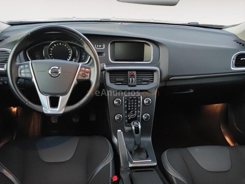 Volvo V40 BERLINA CON PORTON 2.0 T2 MOMENTUM 122 5P