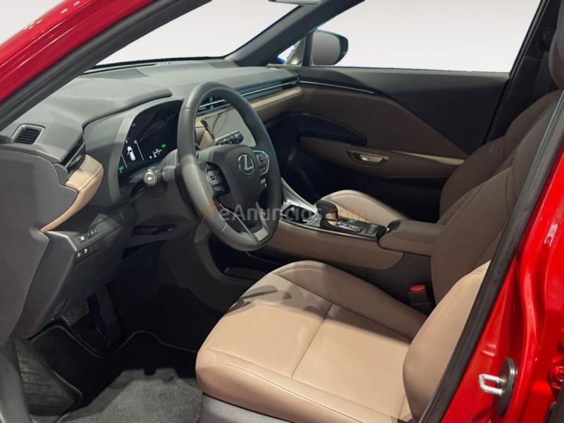 Lexus LBX ELEGANT