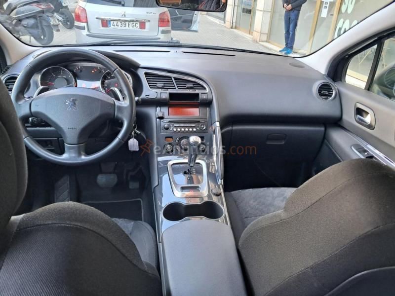 Peugeot 3008 PREMIUM 1.6 HDI 110 FAP