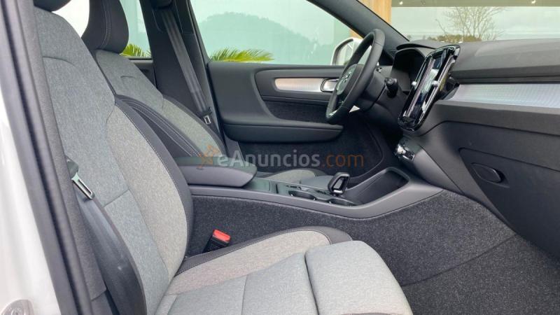 Volvo XC40 Core, B4 Mild hybrid, Gasolina