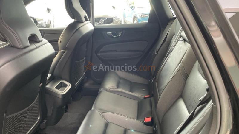 Volvo XC60 2.0 B4 P PLUS DARK AUTO 5P