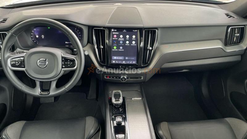 Volvo XC60 2.0 B4 P PLUS DARK AUTO 5P