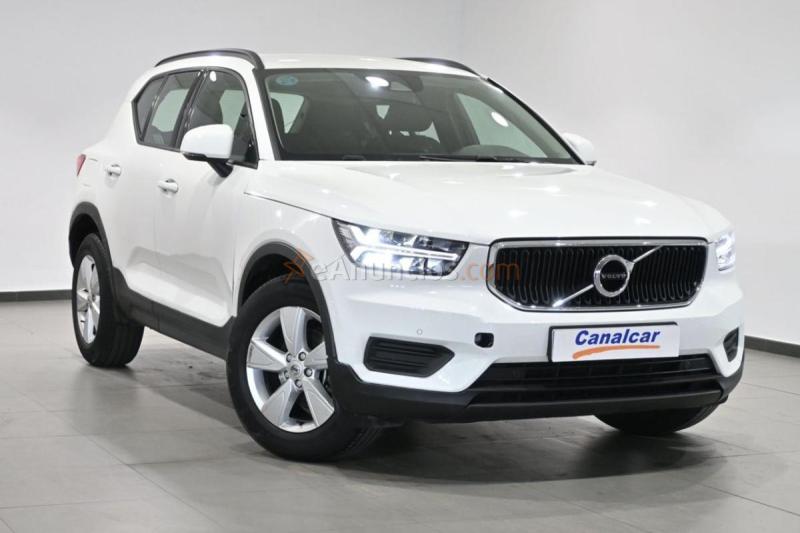 Volvo XC40 Momentum Core T2 