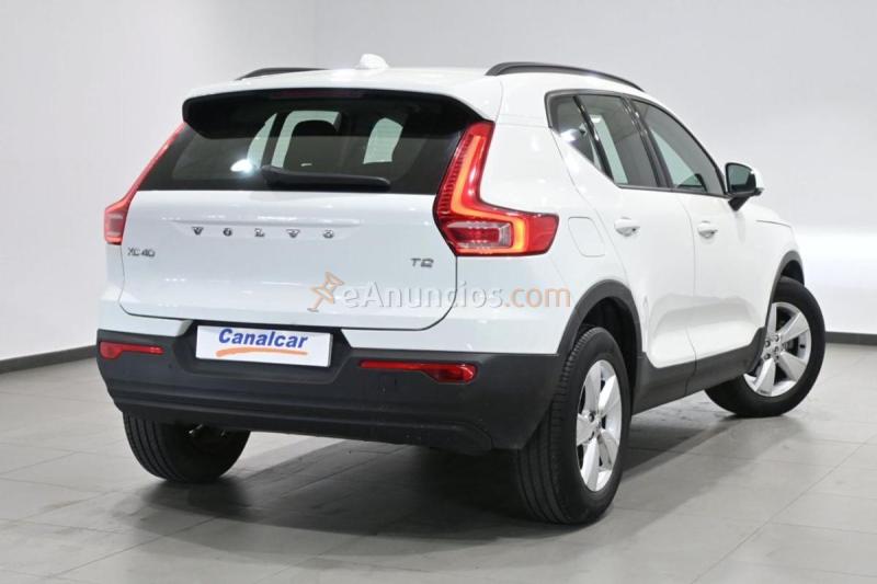 Volvo XC40 Momentum Core T2 