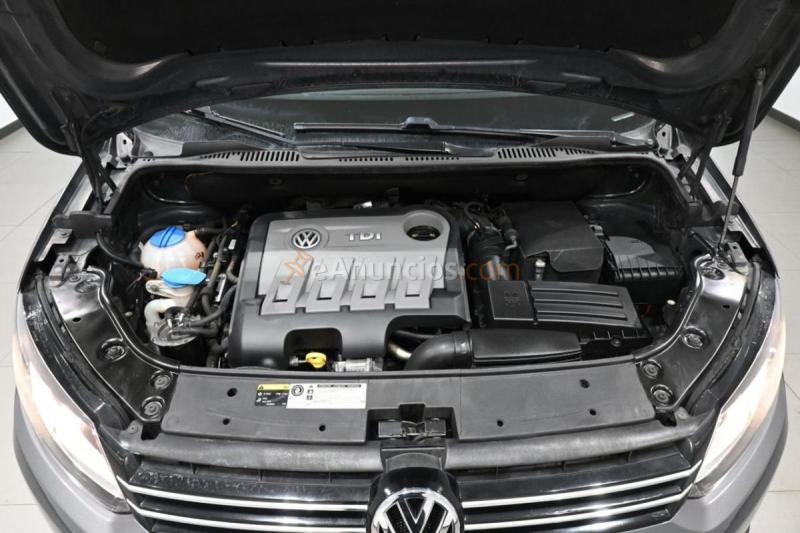 Volkswagen Touran Advance 2.0 TDI 140 CV 