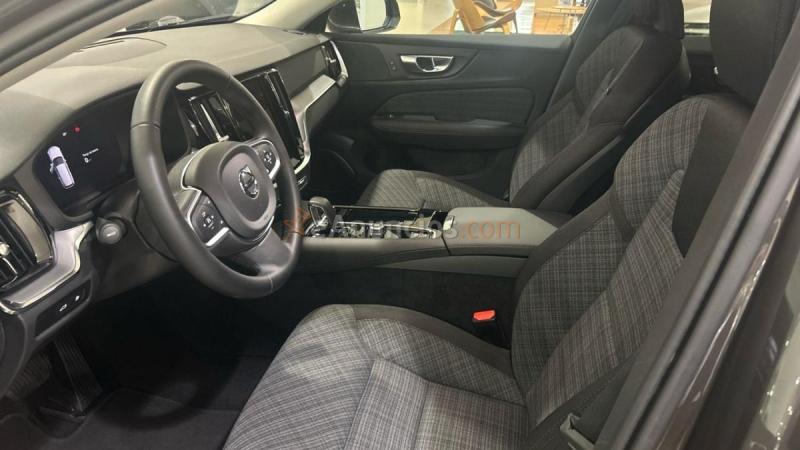 Volvo V60 V60 Core, T6 AWD Híbrido enchufable, EléctricoGasolina, Bright