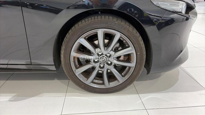Mazda Mazda3 2.5 E-skyactiv-g Exclusive-line Aut. 103kw