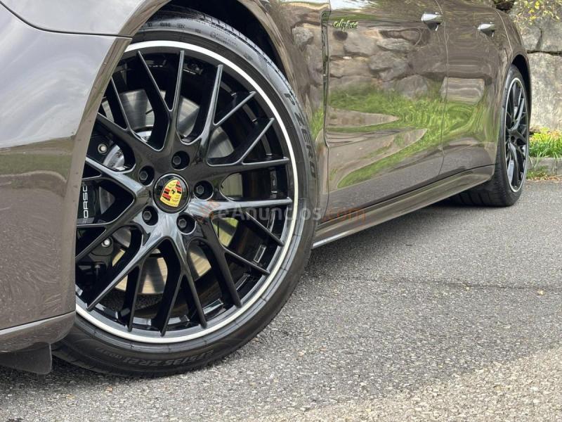Porsche Panamera 4S E-Hybrid 2.9 V6 560cv
