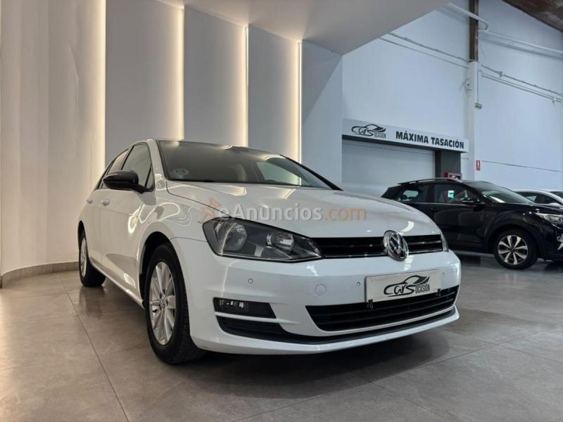 VW Golf Advance