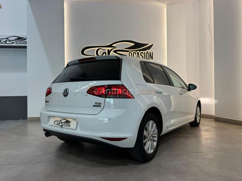 VW Golf Advance