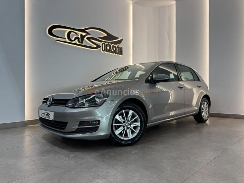 VW Golf Advance