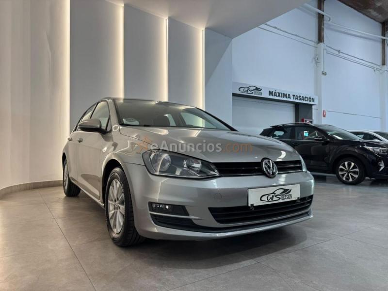 VW Golf Advance