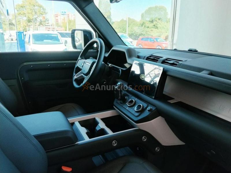 Land Rover Defender 3.0 D250 MHEV X DYNAMIC SE 90 AUTO 4W 249 3P
