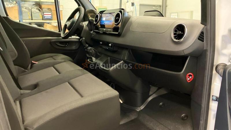 Mercedes Sprinter Nuevo Sprinter 311 CDI Furgón PRO Medio 