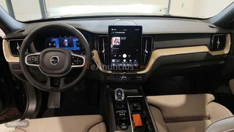 Volvo XC 60 Plus, B5 AWD Mild hybrid, Gasolina, Bright de 2025 con 9.000 Km por 49.500 EUR. en Cadiz