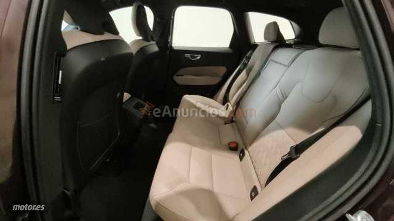 Volvo XC 60 Plus, B5 AWD Mild hybrid, Gasolina, Bright de 2025 con 9.000 Km por 49.500 EUR. en Cadiz