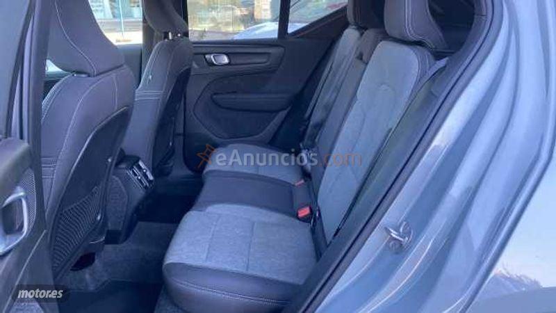 Volvo XC40 XC40 CORE B3 (G) MILD HYBRID de 2026 con 14.726 Km por 33.450 EUR. en Navarra