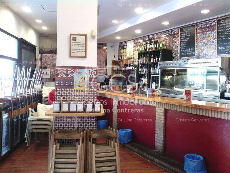 Venta de local en funcionamiento de 95 m2 construidos,hace esquina en Triana ( Sevilla